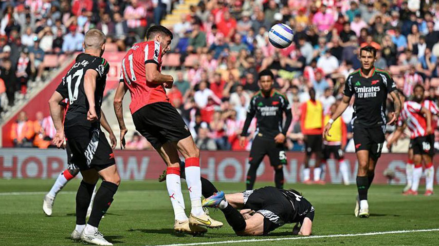 พรีเมียร์ลีกอังกฤษ : เซาแธมป์ตัน VS อาร์เซน่อล